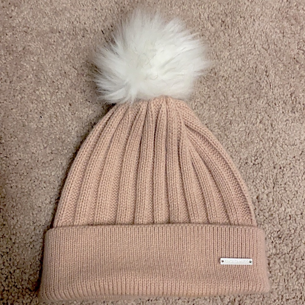 Vince Camuto Light Pink Blush Rose Women’s Beanie With Faux Fur White Pom - Picture 1 of 7
